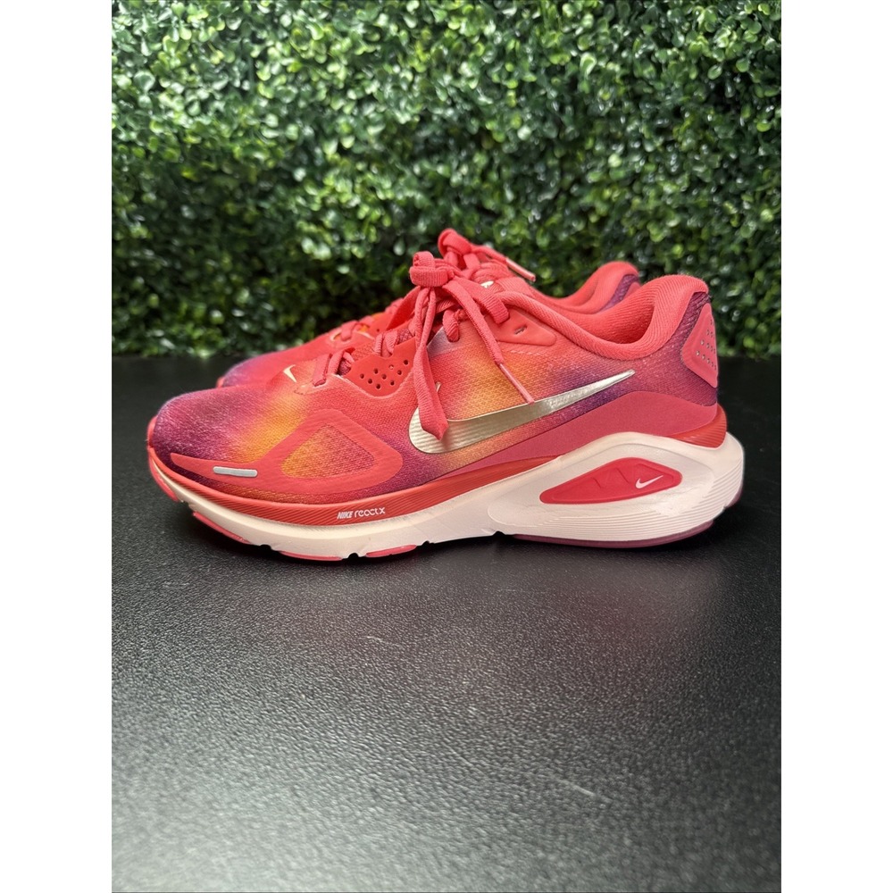 Nike Structure 26 SE women's running shoes Size 6.5 Pink Sneakers